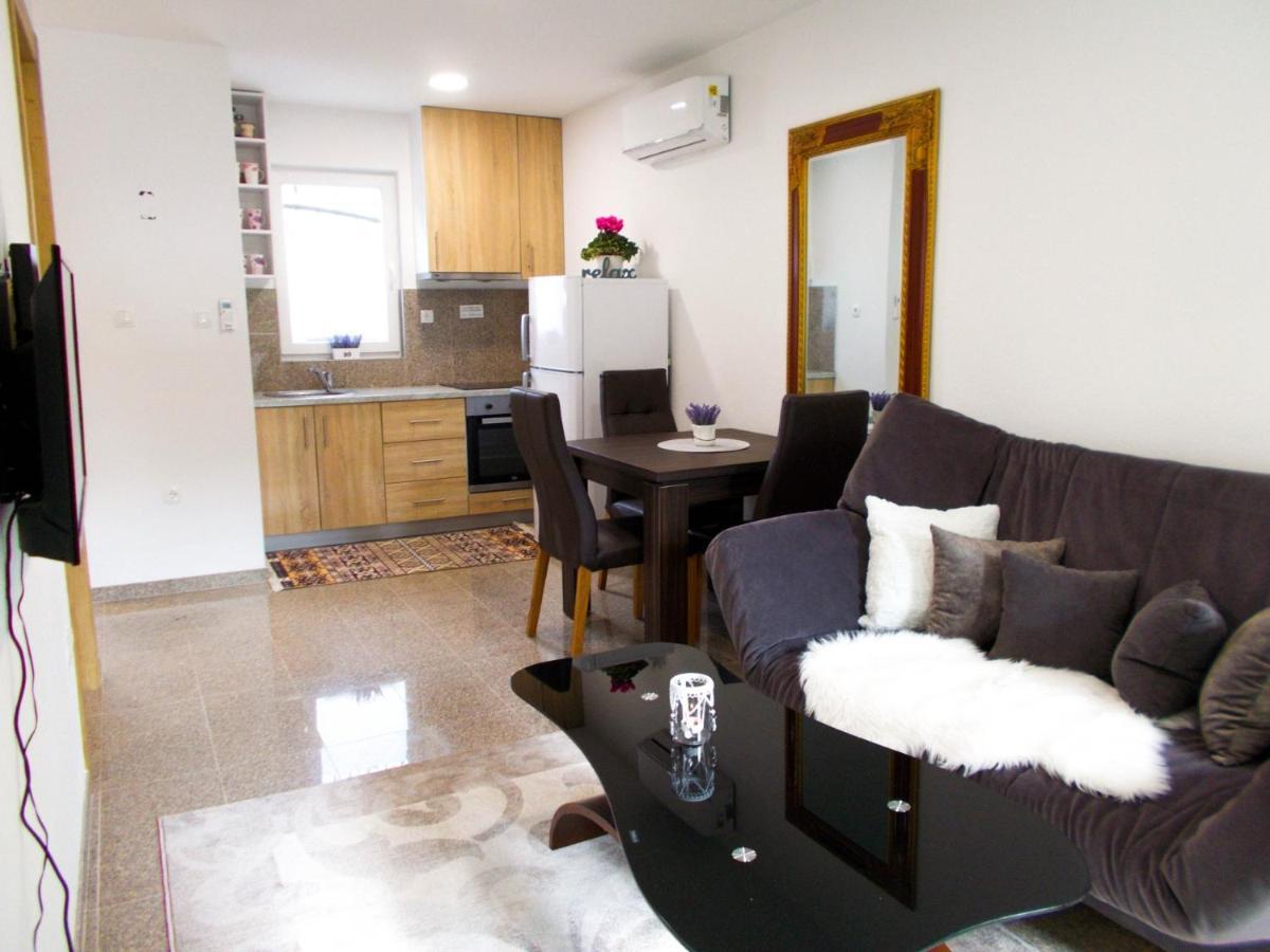 Kovac Riverfront Apartments Mostar Esterno foto